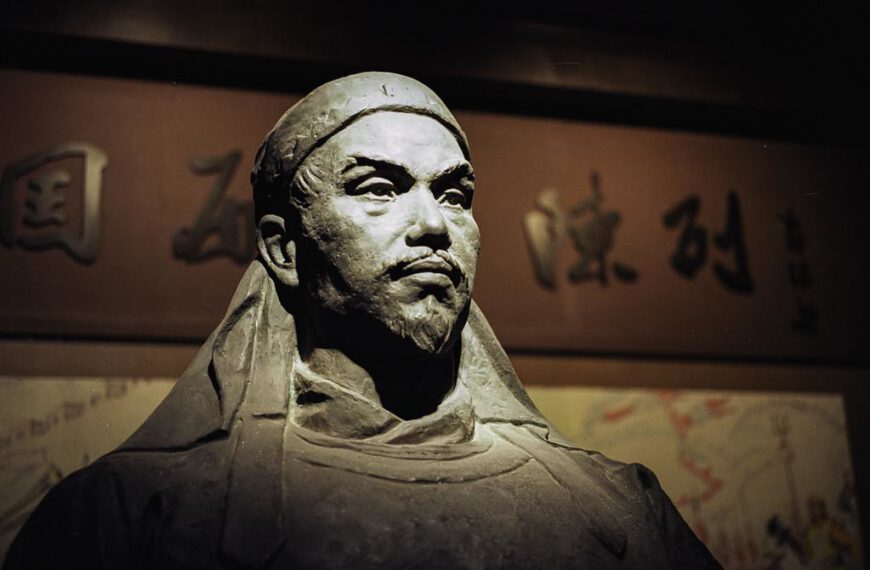 Hong Xiuquan and the Taiping Rebellion: A Revolutionary Movement